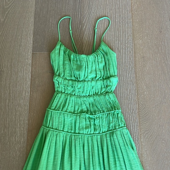 ASTR The Label Andrina Smocked Midi Dress - Picture 4 of 6